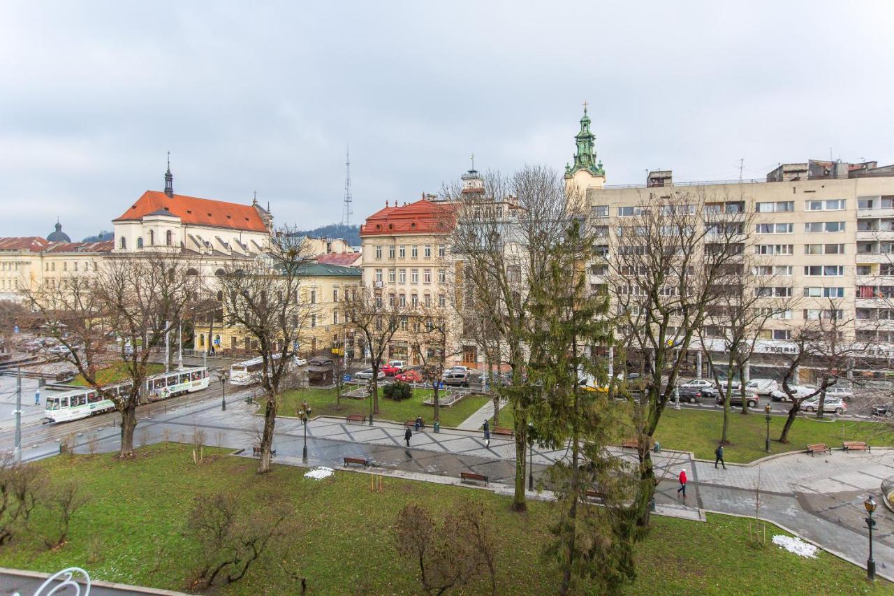 В Центрі Біля Ратуші Вулиця Площа Ринок 11 Lviv Exterior photo